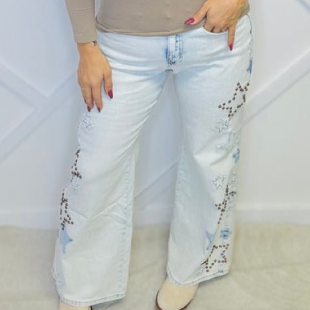 Blue Velvet - Star Patch Detail Wide Leg Denim - Light Wash - XL